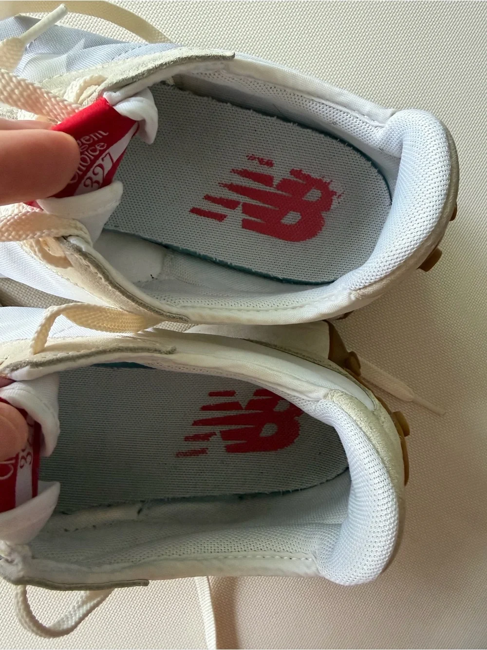New Balance Unisex Cream White Sneakers Men’s US 9 / Women’s US 10.5.